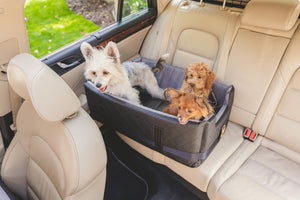 The best dog seat for the car. Leatherette car seat for dogs with ISOFIX or LATCH. Fast. Safe. Clean.